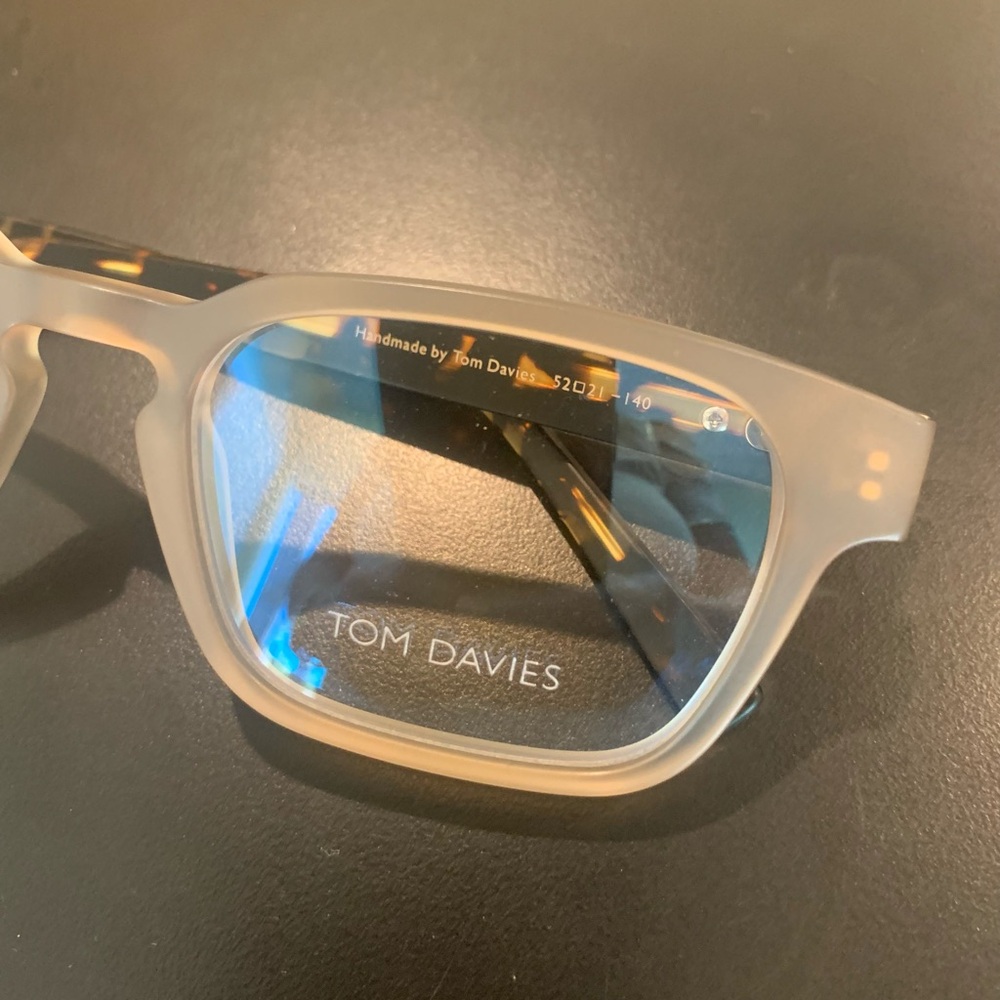 TOM DAVIES TD713 Col 2084 
Matte Crystal / Tortoise. 52mm Rectangular Eyeglasses